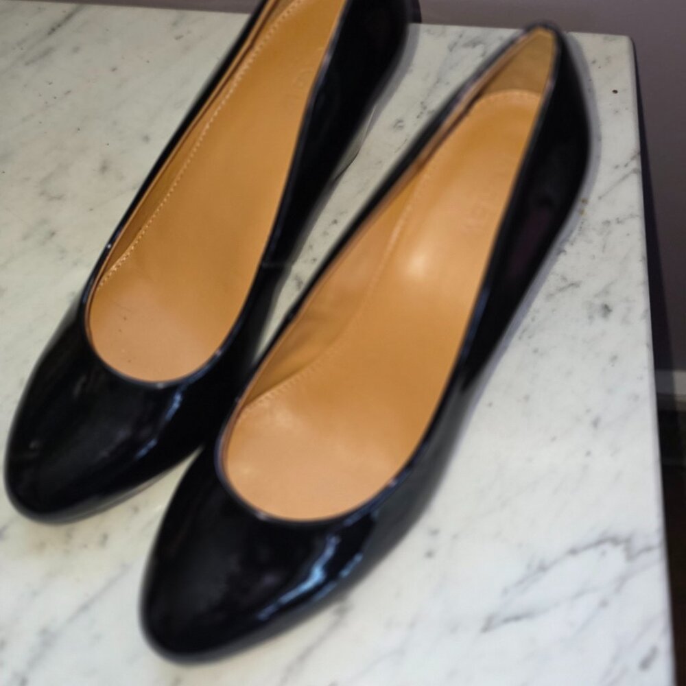 Classic J.Crew black patent leather wedge pumps in women’s size 8.5